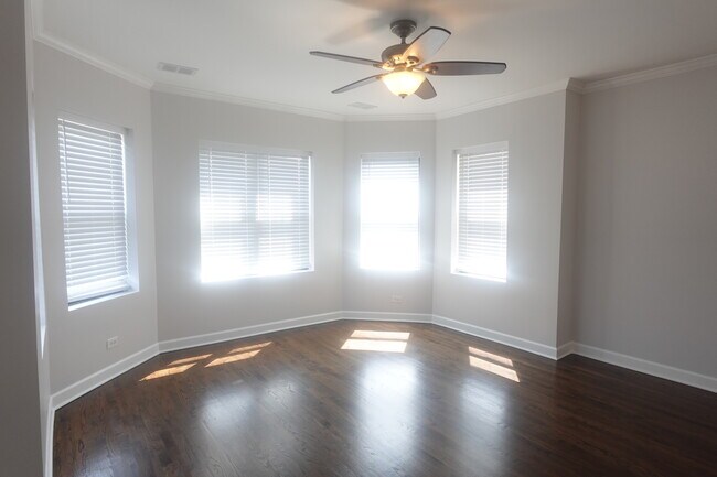 Foto del edificio - 6258 N Bell Ave
