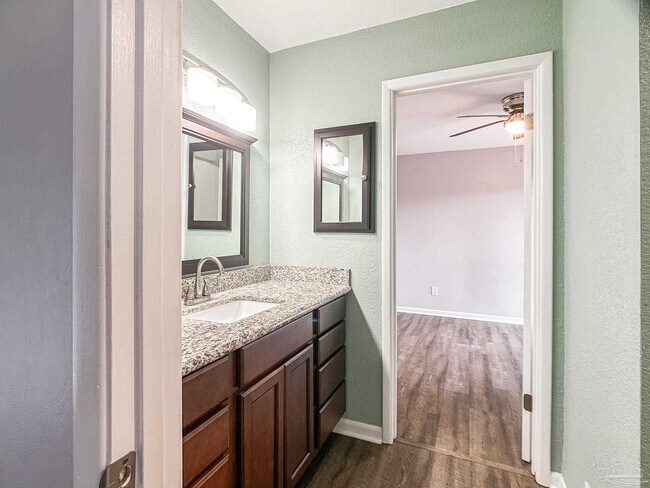 Building Photo - 4823 Huron Dr