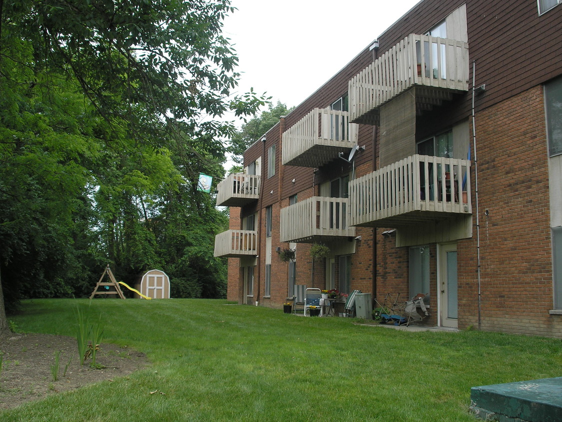 Ridgeview Apartments - 5470 Beechmont Ave