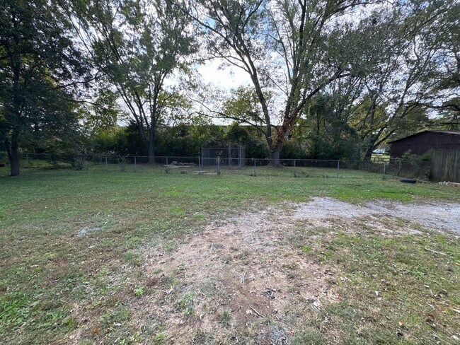 Foto del edificio - Fully Renovated 3-Bedroom Brick Home Near ...