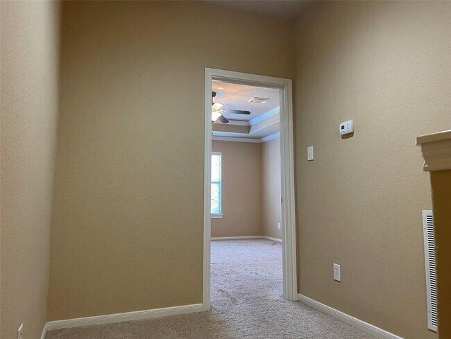 Foto del edificio - 15 Innerwoods Pl