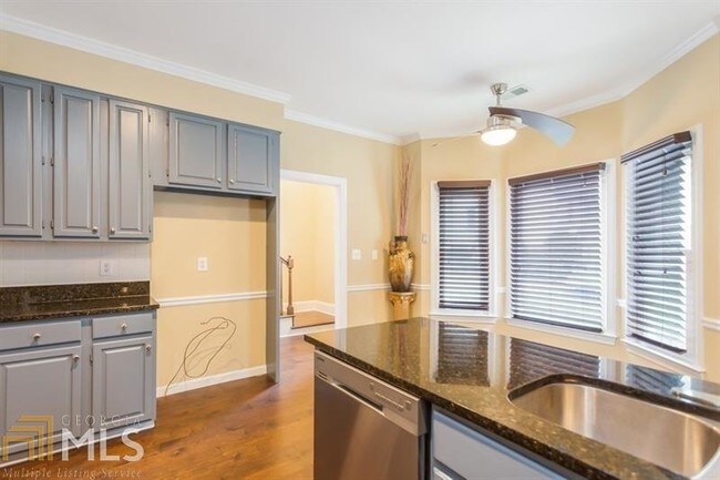 Building Photo - 1050 Huntcliff Trce