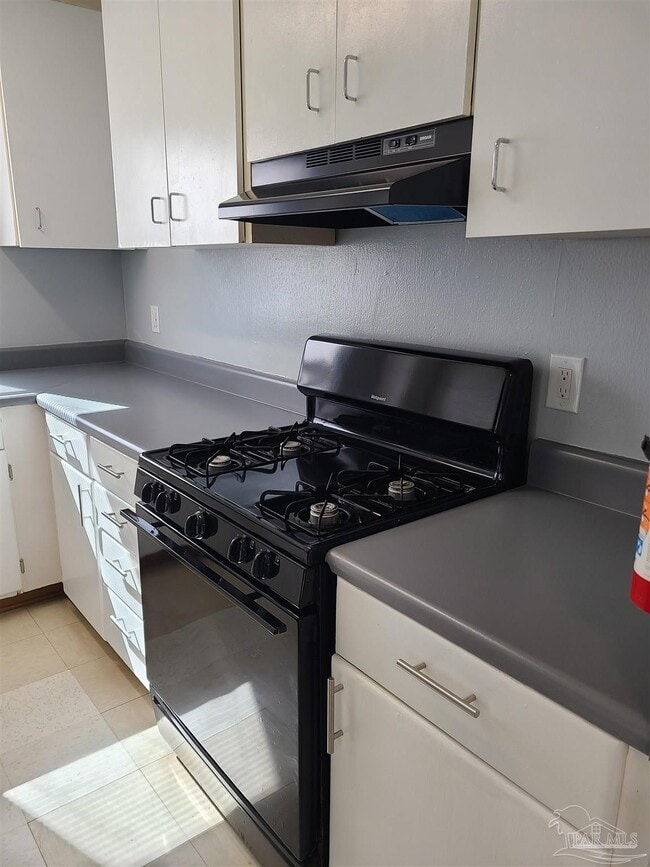 Building Photo - 405 N F St