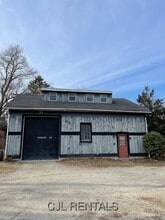 Building Photo - 42 Brooks Rd