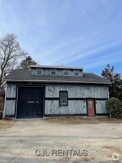 Building Photo - 42 Brooks Rd