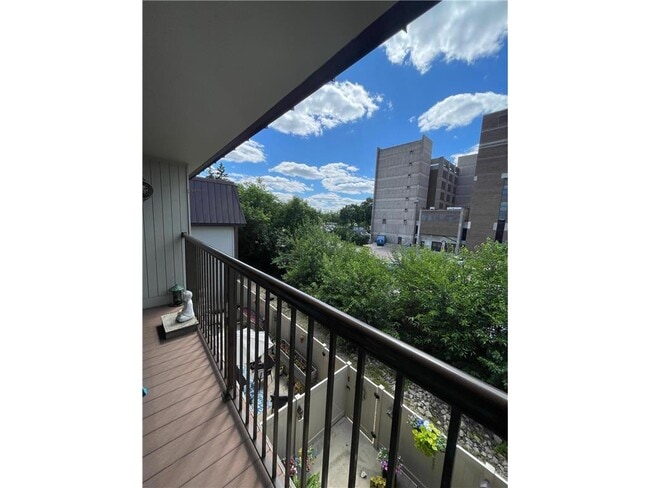 Building Photo - 4860 Park Commons Dr