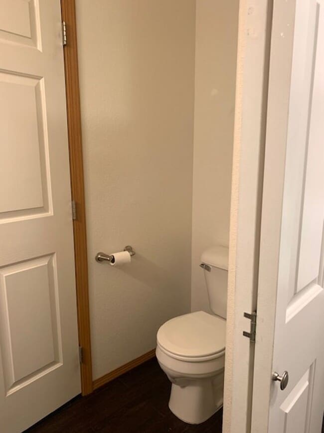 Building Photo - Upper 2bd / 1ba  Apartment + Single stall detached garage