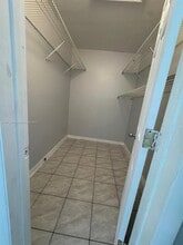 Building Photo - 1522 NE 34th Ct