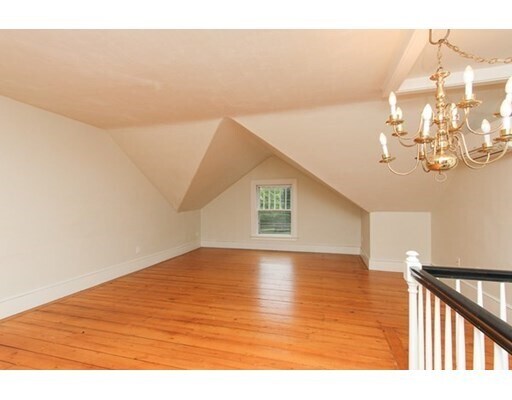 Building Photo - 587 Bay Rd