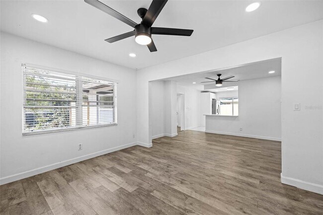 Foto del edificio - 4427 W Oklahoma Ave
