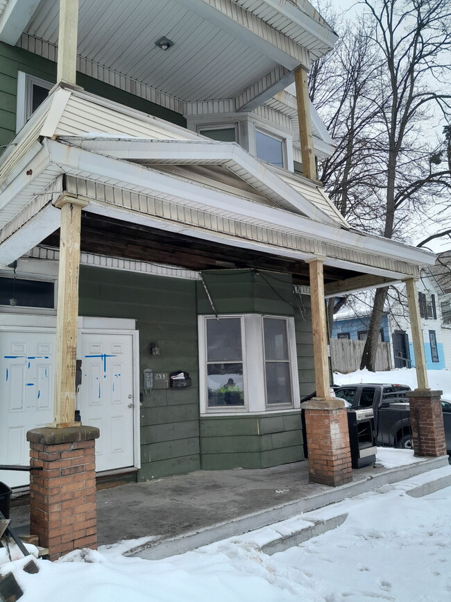 Building Photo - 1633 Broadway