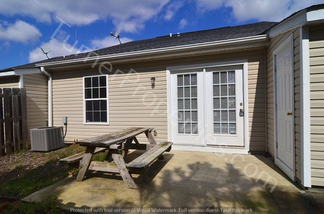 Foto del edificio - Cute patio home northeast Columbia