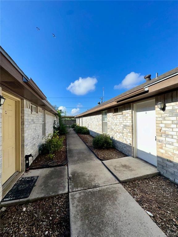 Building Photo - 17 Mynah Ave