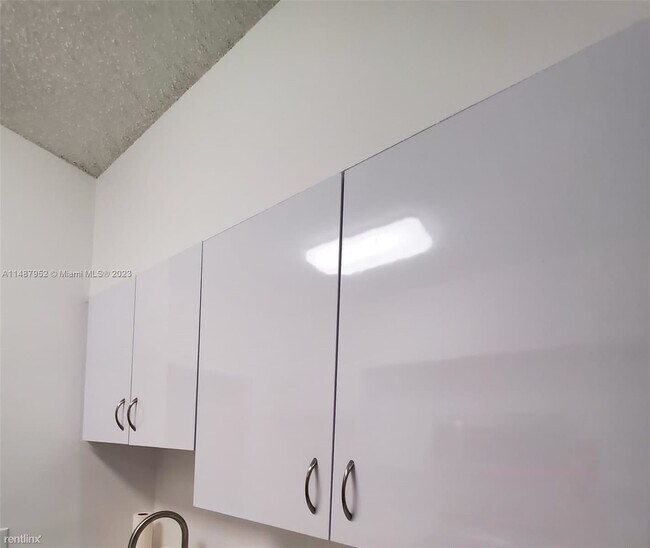 Foto del edificio - 3 br, 2 bath House - 11280 NW 39th St # B