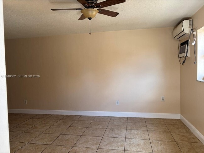 Building Photo - 307 E 14th St