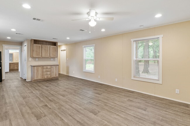 Foto del edificio - 135 Southlake Dr.