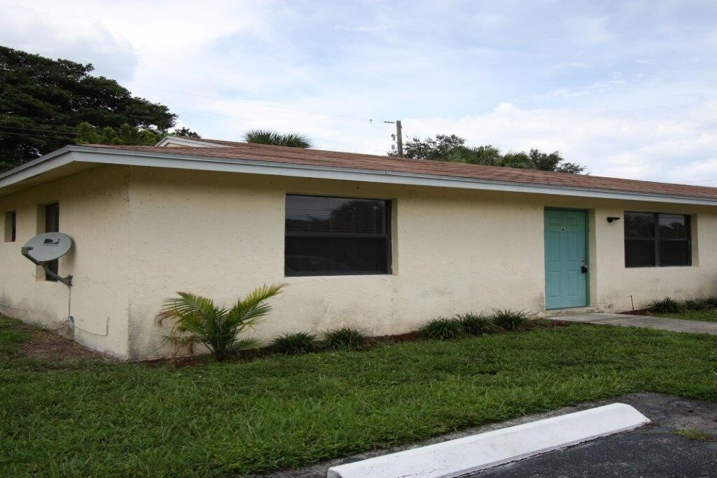 8883 Burma Rd, Lake Park, FL 33403 Condo for Rent in Lake Park, FL