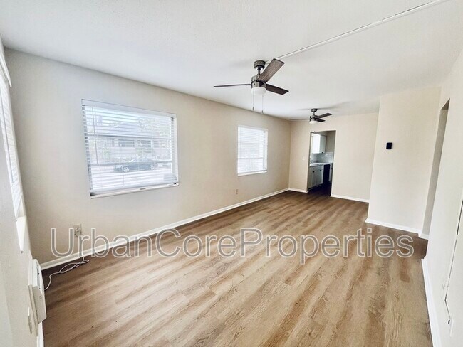 Foto del edificio - 115 7th Ave N