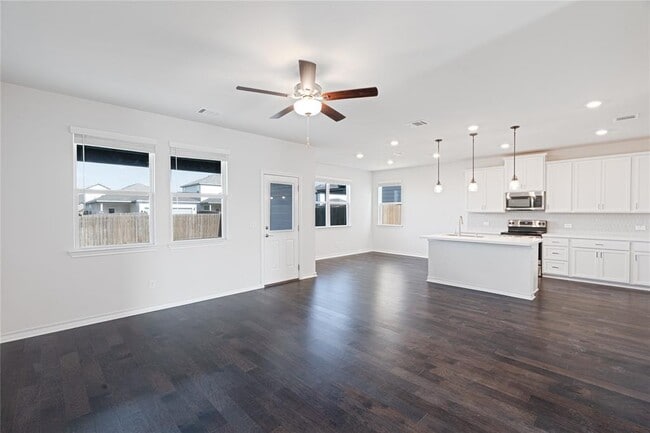 Foto del edificio - 316 Breccia Trl