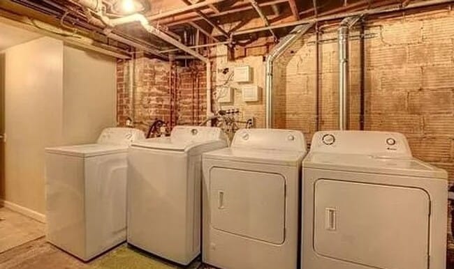 Interior Photo - 808 N Lincoln Ave