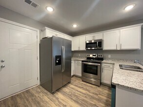 Building Photo - 308-310 Prescott Ln