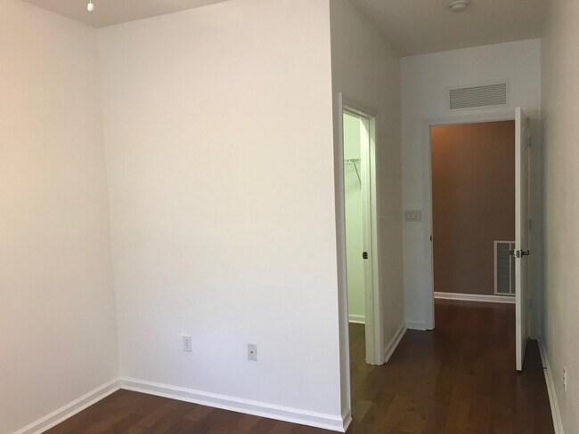 Foto del edificio - 4326 New Broad St