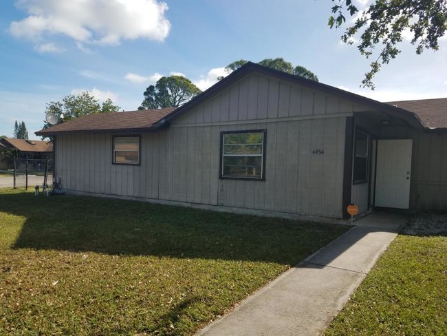 Building Photo - 2/2 Villa in Country Grove