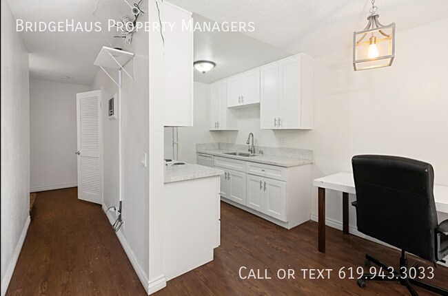 Foto del edificio - Make This 2 Bedroom Unit In Sunny Lakeside...