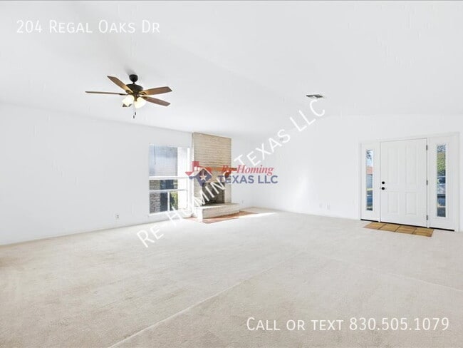 Building Photo - 204 Regal Oaks Dr