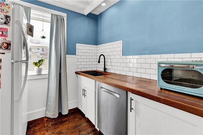 Photo - 145 Market St Apartment