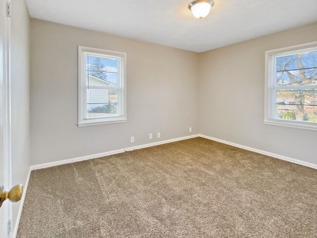 Foto del edificio - Lovely 5 bedroom 2.5 bathroom home in Huds...