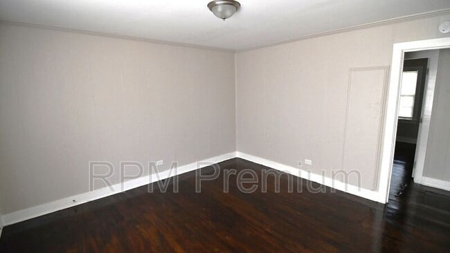 Photo - 2766 Seneca St House