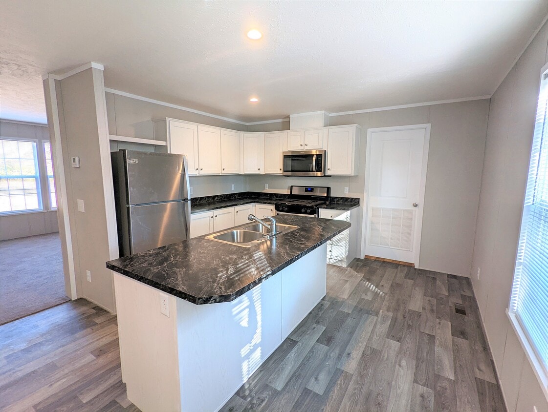 63 W Arizona, Belleville, MI 48111 House Rental in Belleville, MI