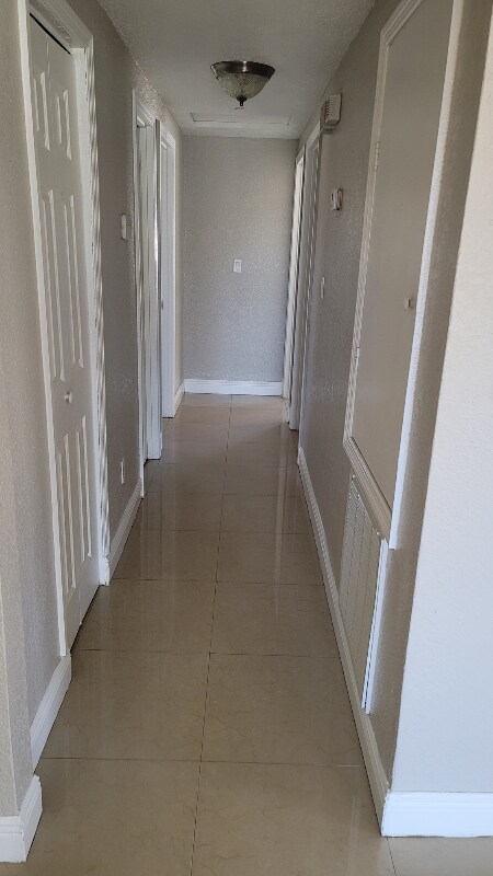 Foto del edificio - 6410 N Hubert Ave