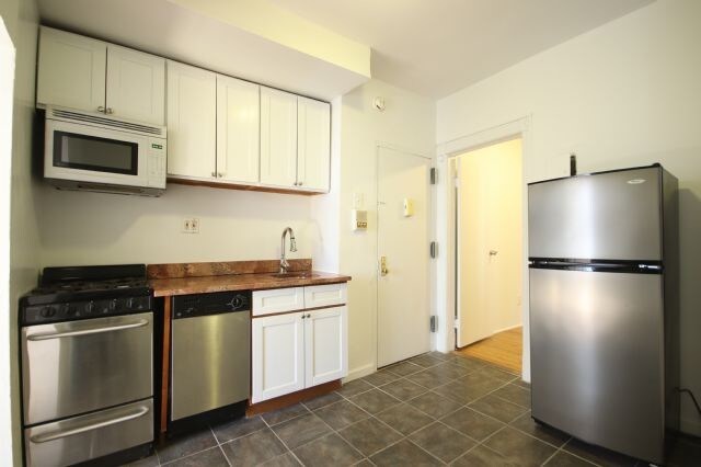 Primary Photo - 1090 St Nicholas Ave
