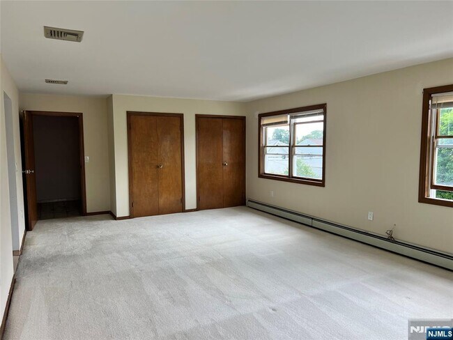 Foto del edificio - 364 Chestnut Ave