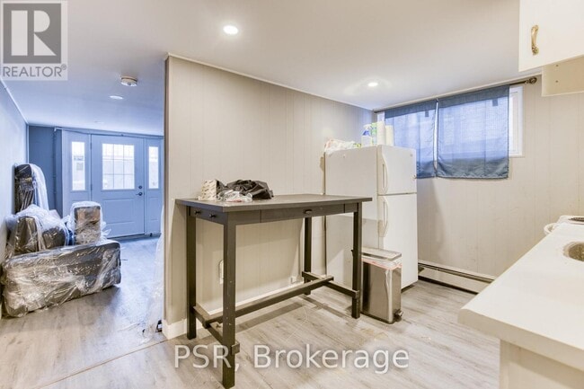 Building Photo - 80 Westwood Dr