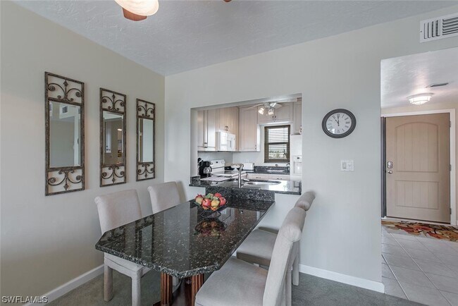 Building Photo - 805 River Point Dr