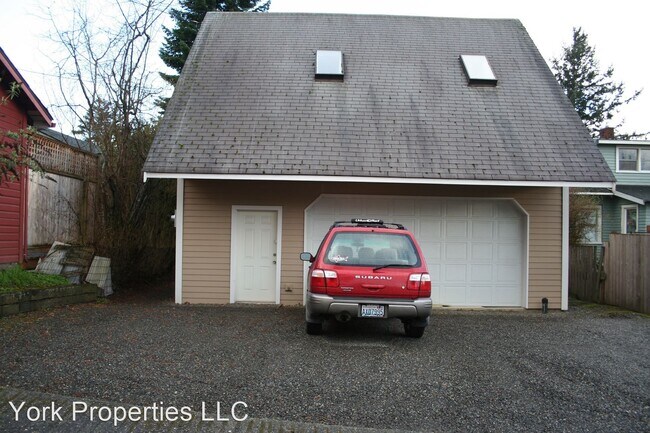 Building Photo - 5 br, 2 bath House - 1416 Franklin