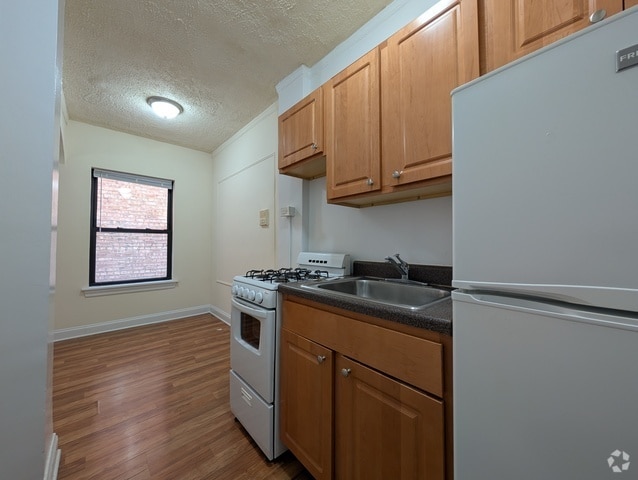 Building Photo - 5425 N Kenmore Ave