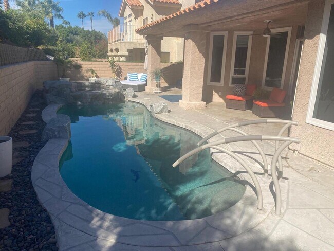 Building Photo - 371 Cypress Point Dr