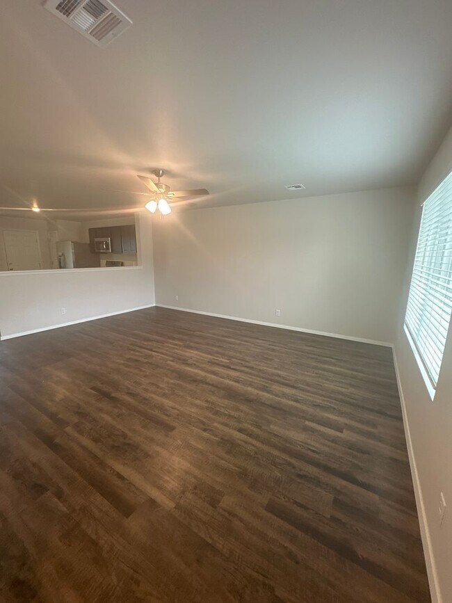 Foto del edificio - BRAND NEW Three Bedroom | Two Bath Home in...