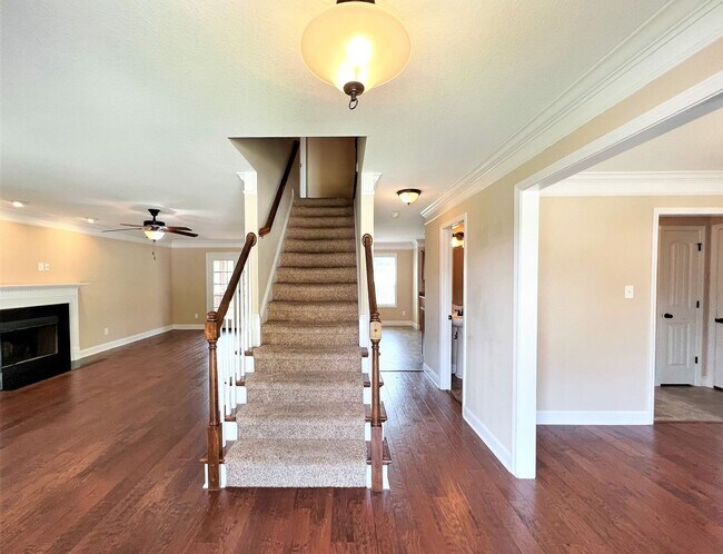 Foto del edificio - SPACIOUS 2 STORY HOME WITH 3 BEDROOM, 2.5 BATHROOM IN KARNS!!