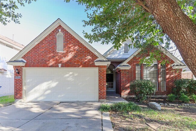 Foto del edificio - 15437 Ozone Pl