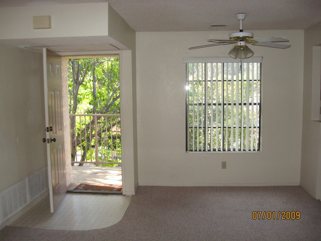 Building Photo - 10377 Azuaga St
