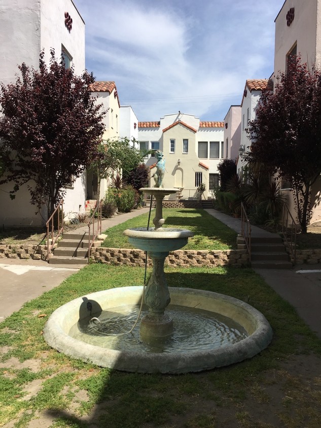 Courtyard - 4059 W 28th St