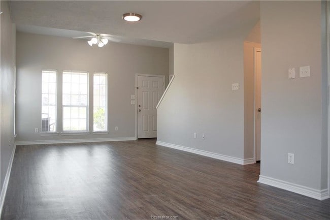 Building Photo - 4015 Southern Trace Dr