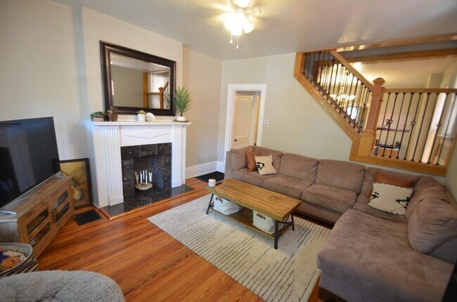 Foto del edificio - 1047 Harrison Ave