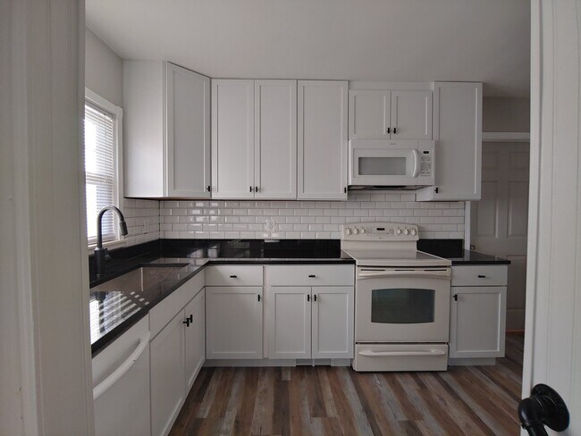 Foto del edificio - 5647 Hoover St