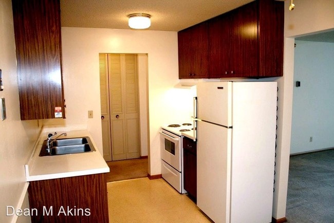 Building Photo - 4456 Parklawn Ct
